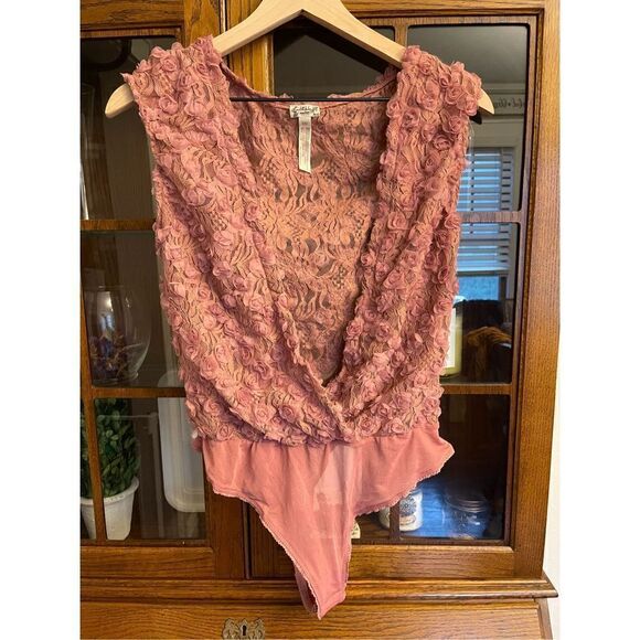 Free people - 2 hot 2 handle pink bodysuit size Medium - Picture 4 of 8